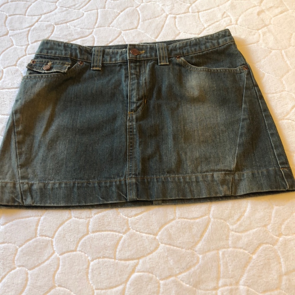 American Eagle 14” distressed denim skirt